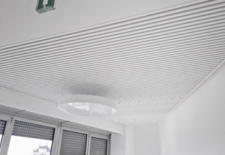 Sistema radiante soffitto metallico Eurotherm SAPP edificio Corso Italia 13, Milano